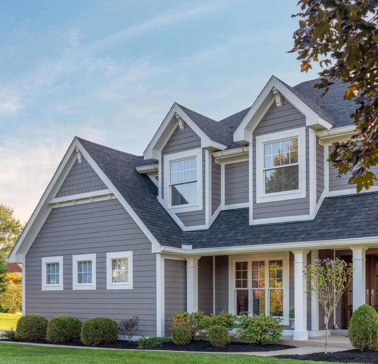 Home with James Hardie siding in Arctic White